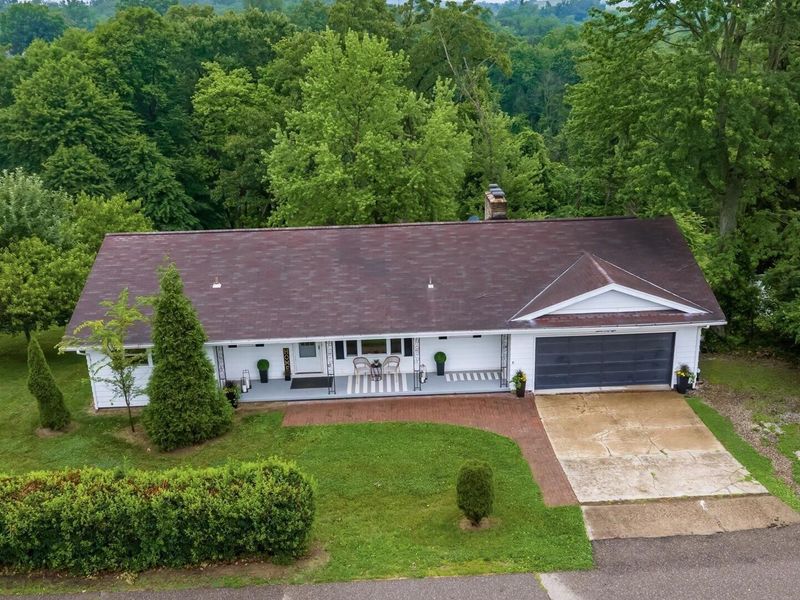 748 Ridgewood Drive , Coshocton, OH 43812 Photo 5