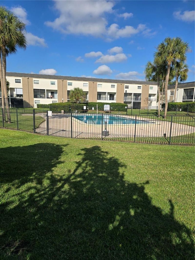 712 Oakgrove Drive , Unit 230, Brandon, FL 33510 Photo