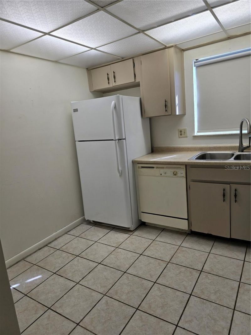 712 Oakgrove Drive , Unit 230, Brandon, FL 33510 Photo