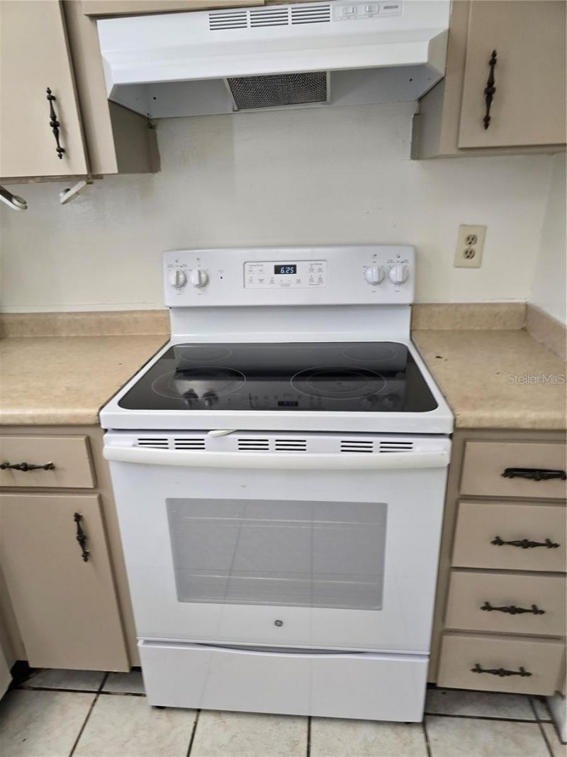 712 Oakgrove Drive , Unit 230, Brandon, FL 33510 Photo