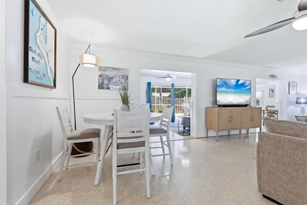 5128 Oxford Drive, Sarasota, FL 34242 Photo