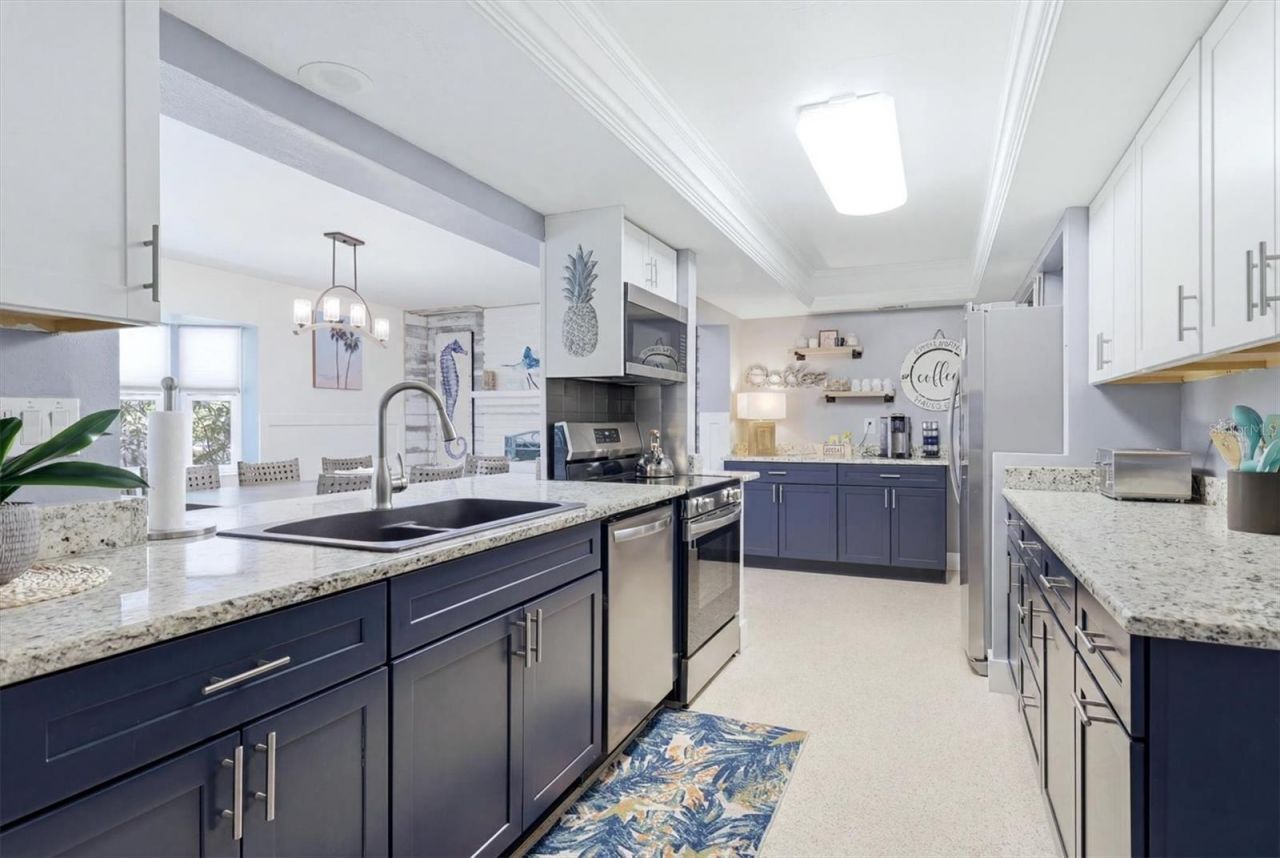 5128 Oxford Drive, Sarasota, FL 34242 Photo