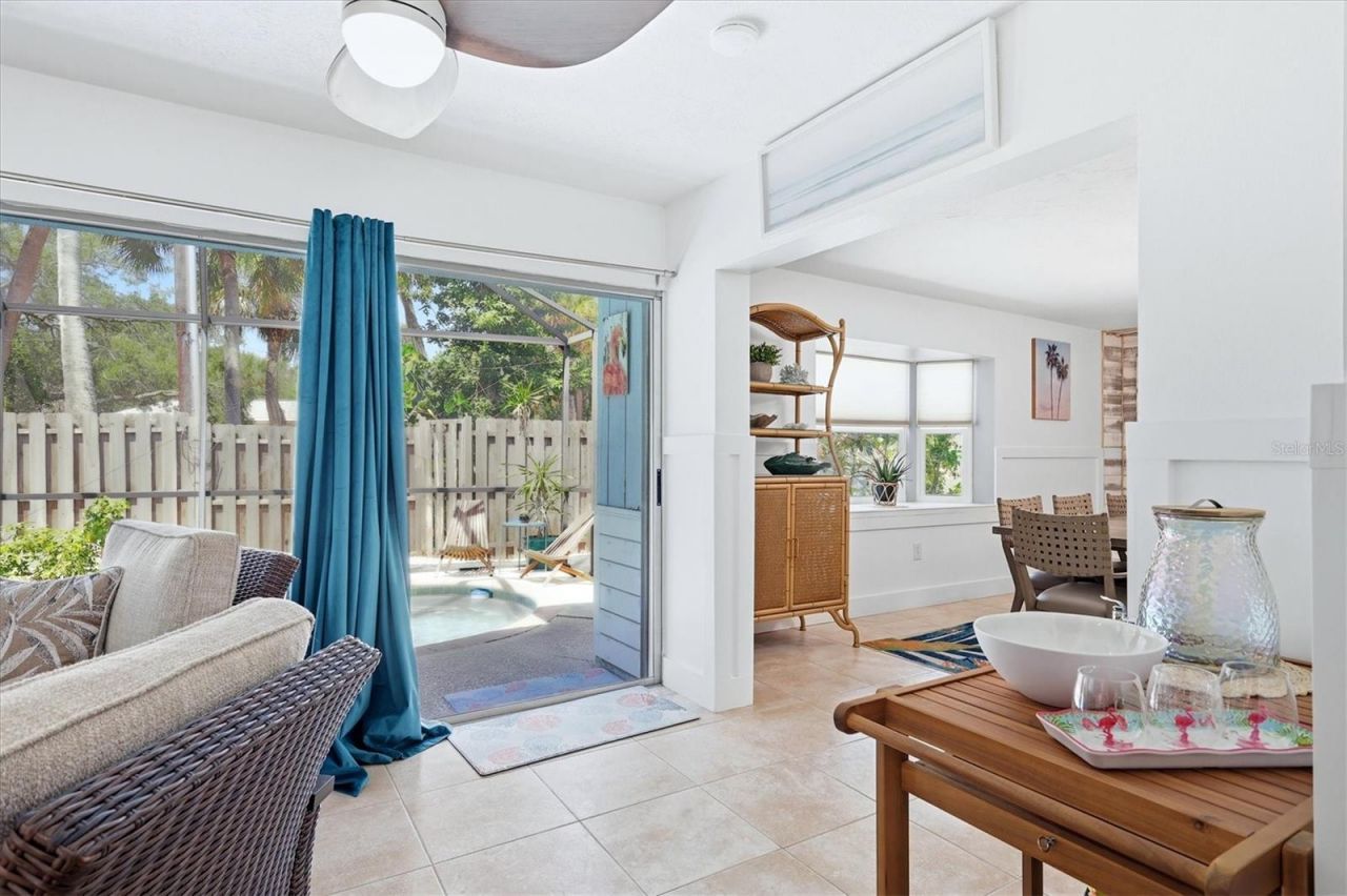 5128 Oxford Drive, Sarasota, FL 34242 Photo
