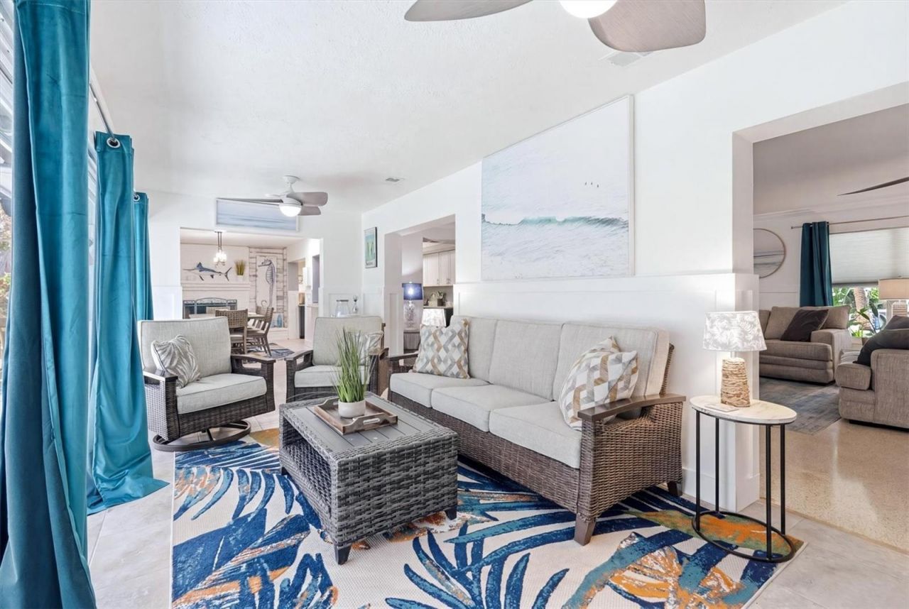 5128 Oxford Drive, Sarasota, FL 34242 Photo