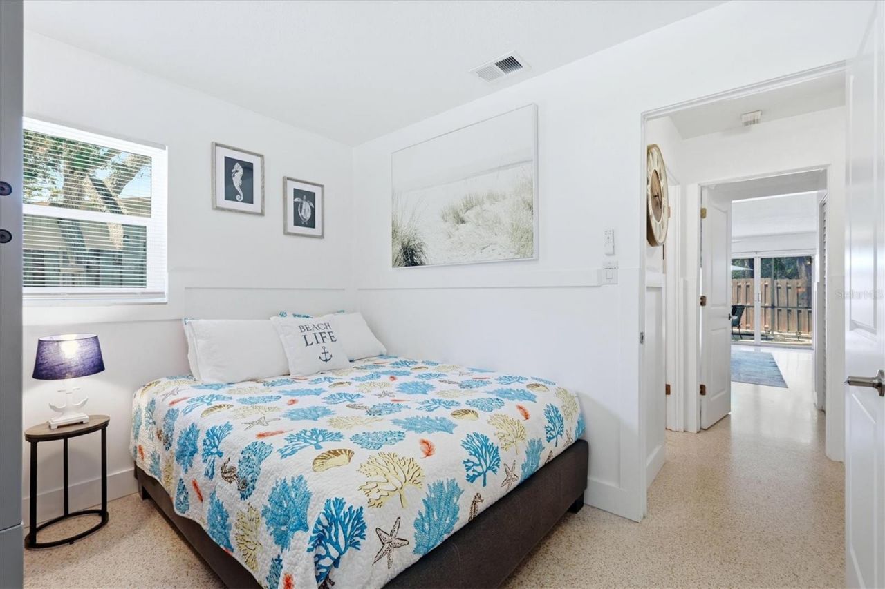 5128 Oxford Drive, Sarasota, FL 34242 Photo