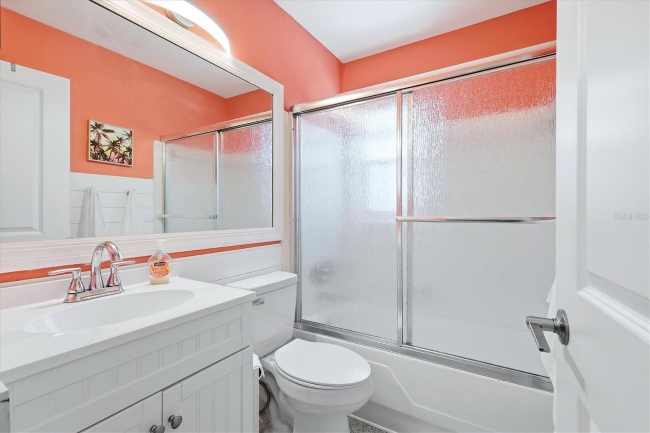 5128 Oxford Drive, Sarasota, FL 34242 Photo