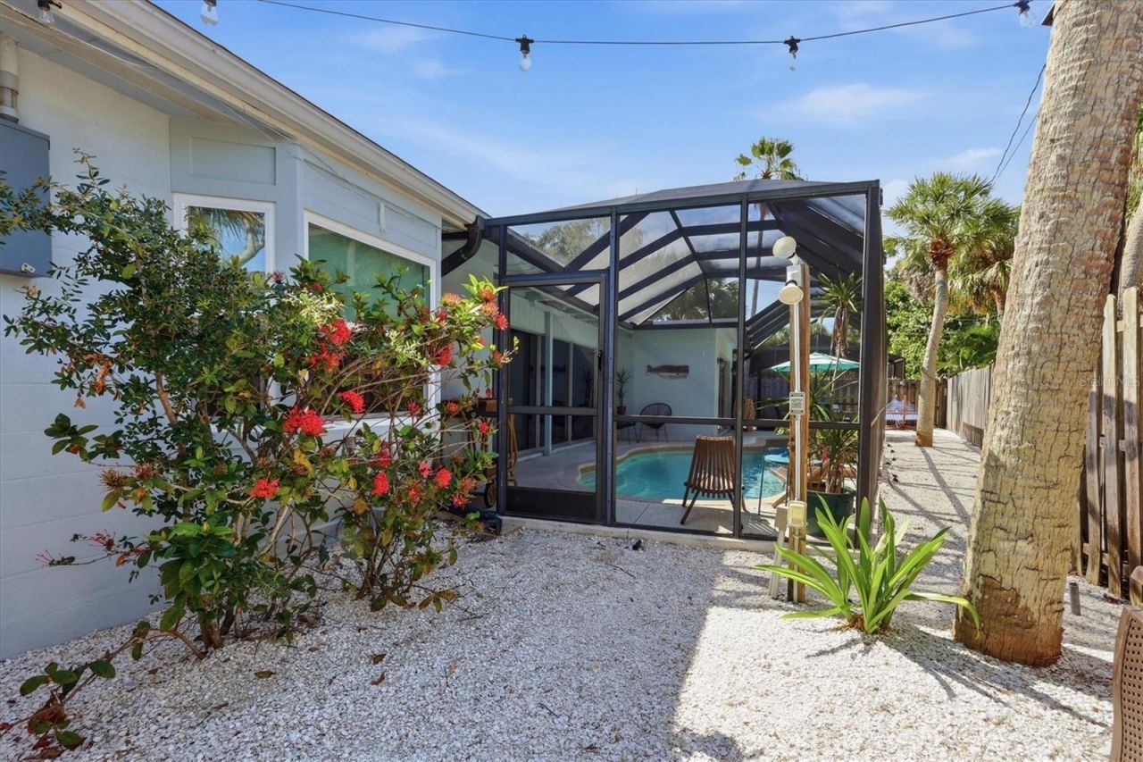 5128 Oxford Drive, Sarasota, FL 34242 Photo