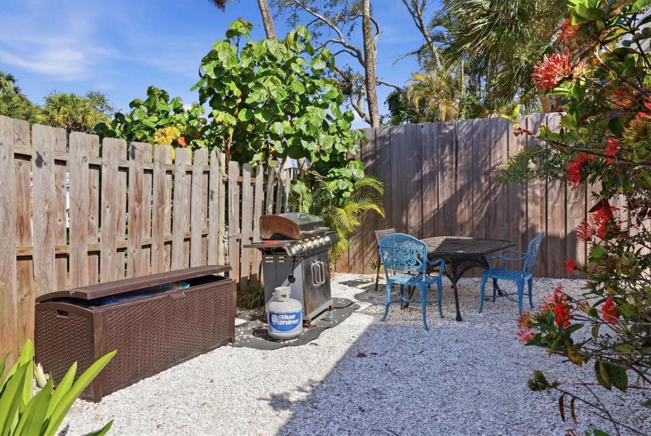 5128 Oxford Drive, Sarasota, FL 34242 Photo