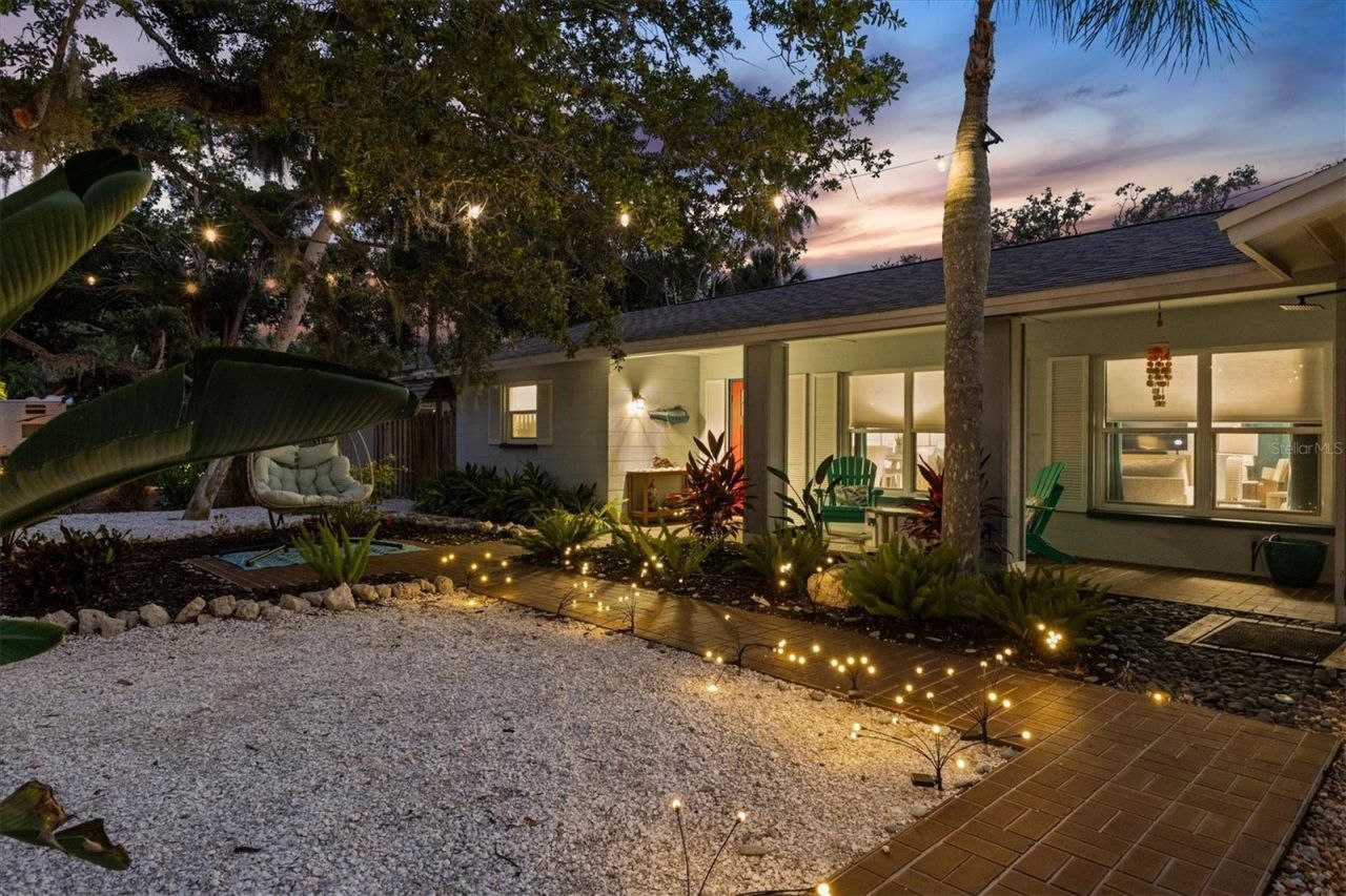 5128 Oxford Drive, Sarasota, FL 34242 Photo