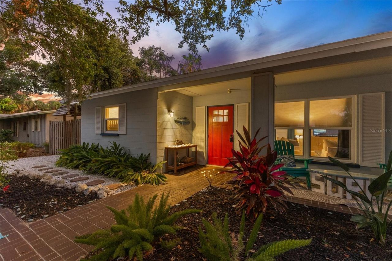 5128 Oxford Drive, Sarasota, FL 34242 Photo