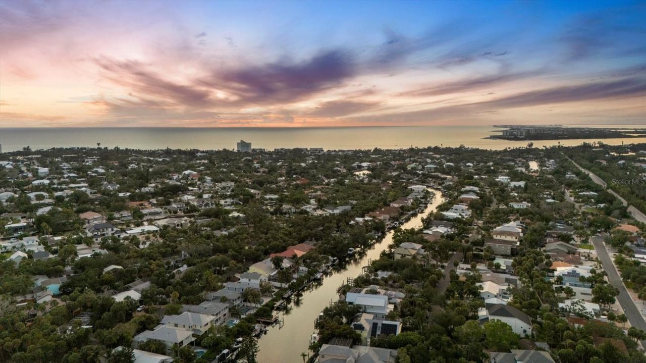 5128 Oxford Drive, Sarasota, FL 34242 Photo
