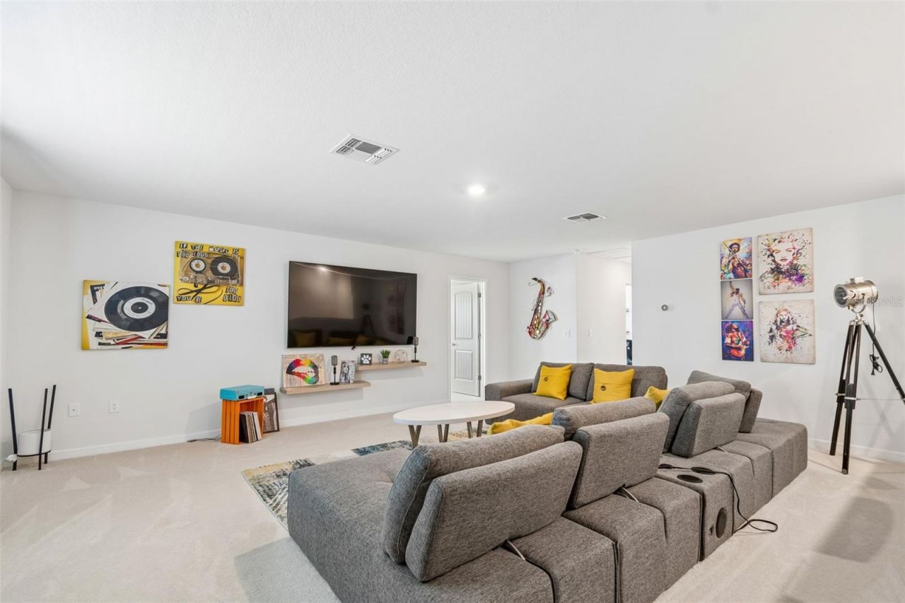 6390 Bradford Woods Drive, Zephyrhills, FL 33542 Photo
