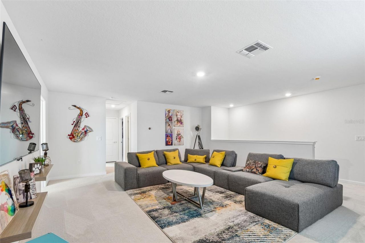 6390 Bradford Woods Drive, Zephyrhills, FL 33542 Photo