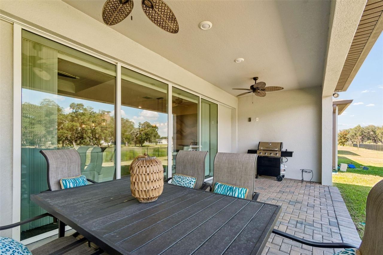 6390 Bradford Woods Drive, Zephyrhills, FL 33542 Photo