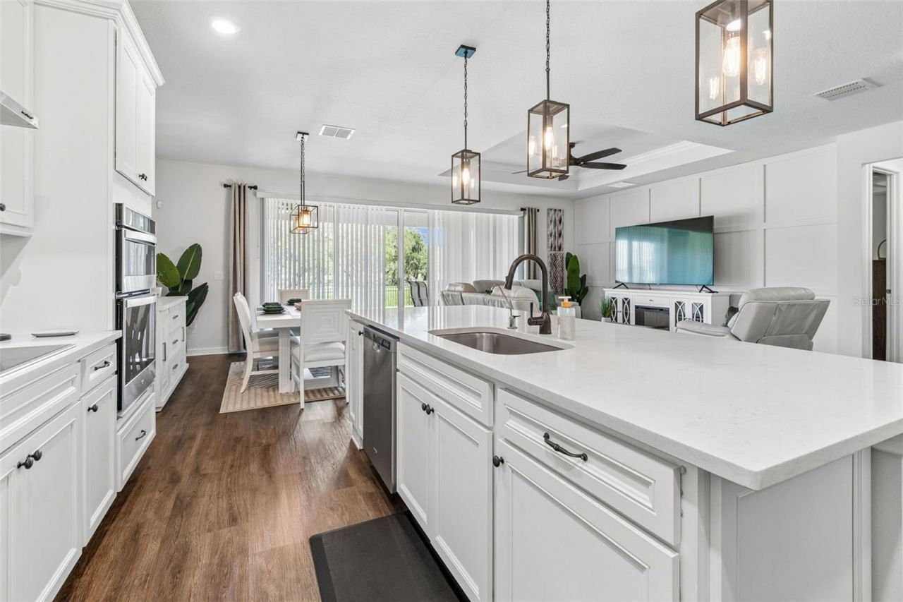 6390 Bradford Woods Drive, Zephyrhills, FL 33542 Photo