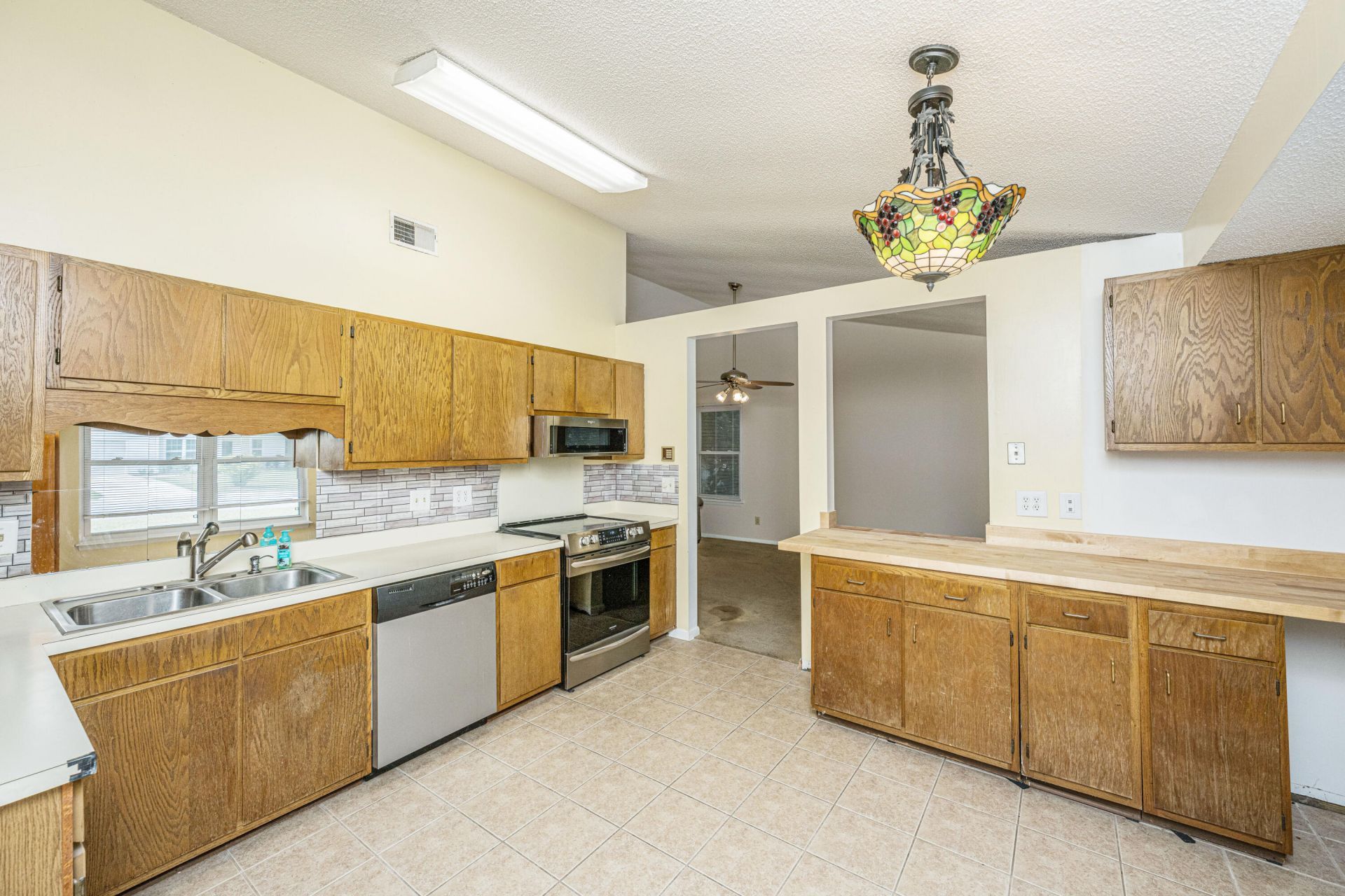 1029 Oakcrest Drive Photo 10