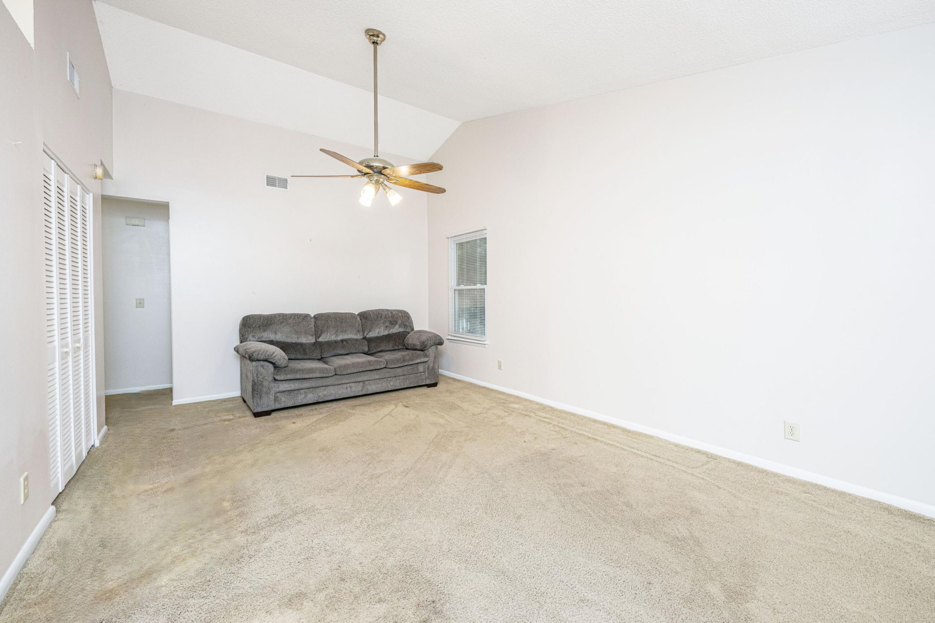 1029 Oakcrest Drive Photo 6