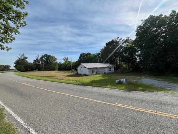 214 County Road 6121, Baldwyn, MS 38824