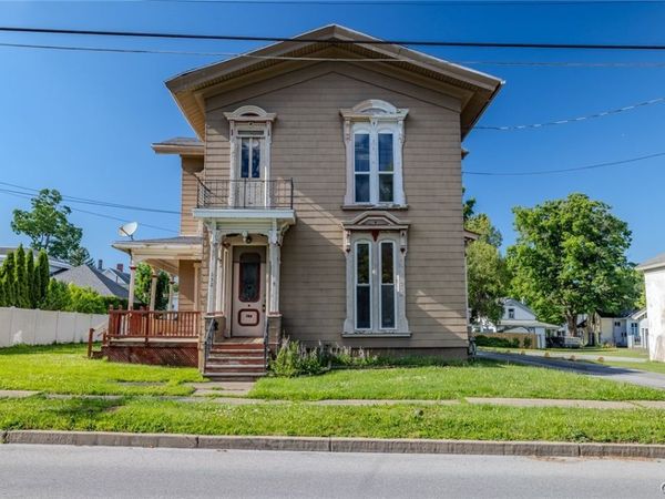132 Chapel Street , Canastota, NY 13032
