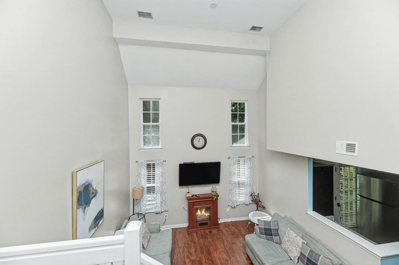 402 Poplar Grove Place Photo 18