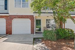 402 Poplar Grove Place photo 4