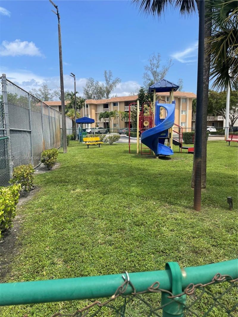 7480 Miami Lakes Dr , Unit G205, Miami Lakes, FL 33014 Photo