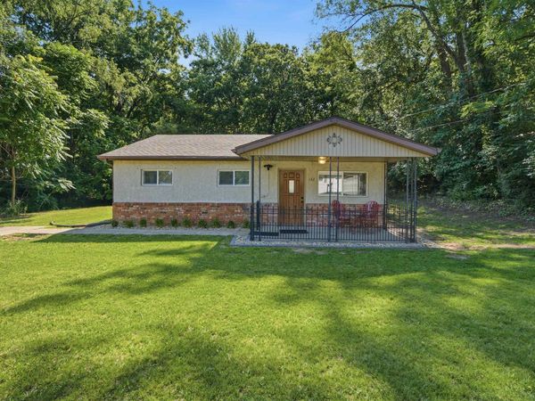 132 N MCARTHUR Drive, North Pekin, IL 61554
