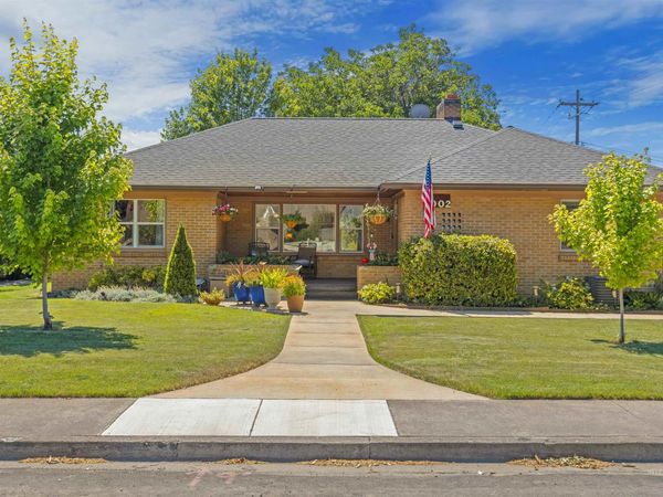 1002 15th Ave., Lewiston, ID 83501