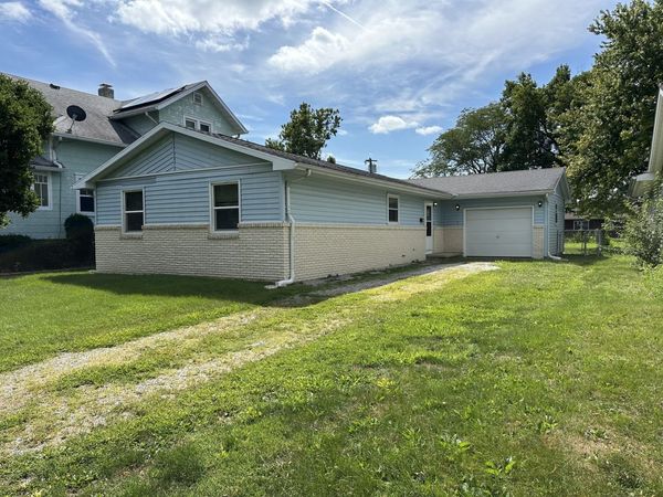 108 S Richman Street , Villa Grove, IL 61956