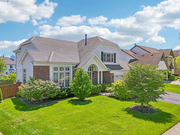 823 Warwick Lane , Lake Zurich, IL 60047