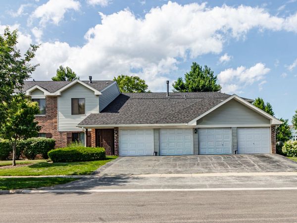 906 Cross Creek Drive , Unit A2, Roselle, IL 60172