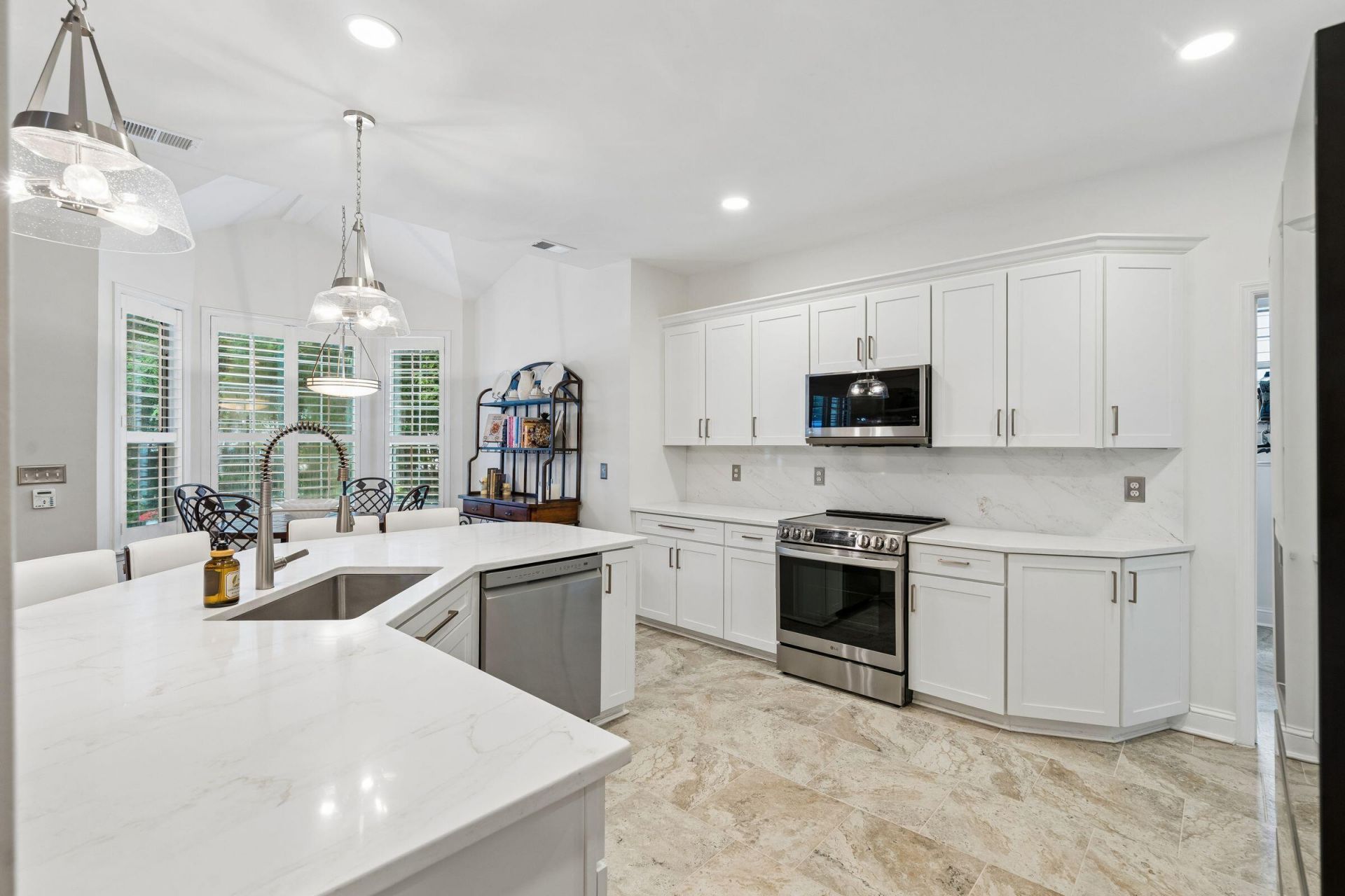 2765 Victoria Lake Drive Photo 12