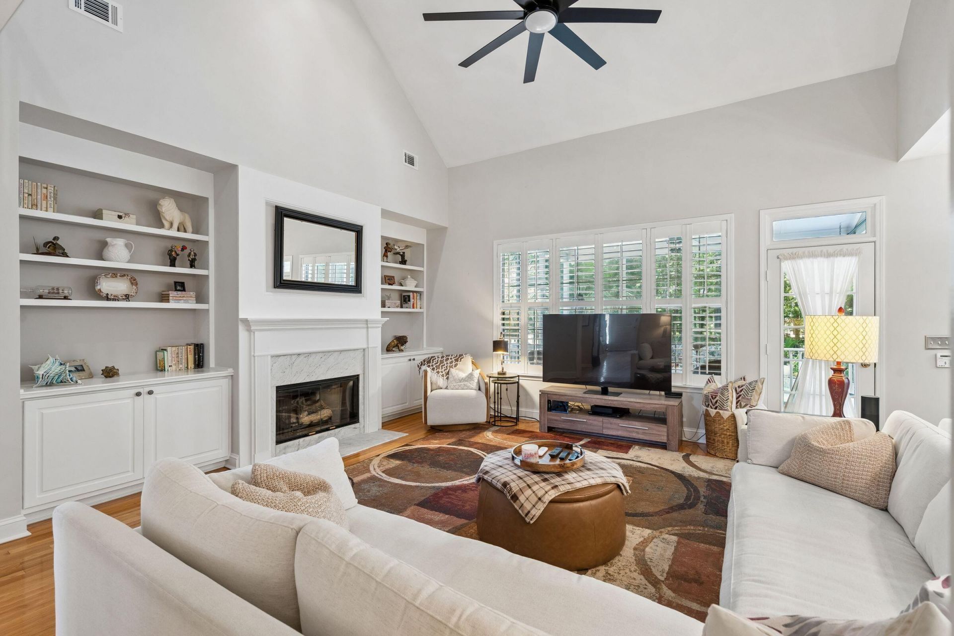 2765 Victoria Lake Drive Photo 4