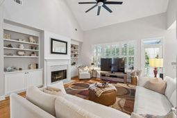 2765 Victoria Lake Drive photo 4