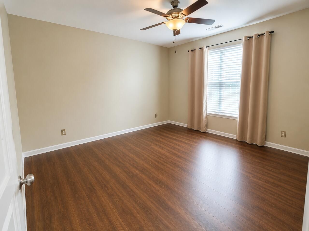 923 E Estates Boulevard Photo 18