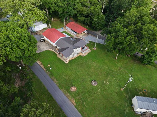 751 Ridge Dr , Cadiz, KY 42211