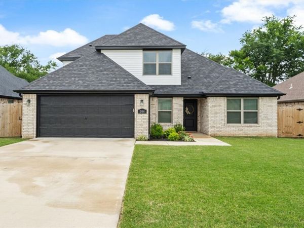 704 Taylor Street, Siloam Springs, AR 72761