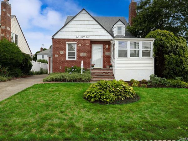 254 Merrifield Avenue , Oceanside, NY 11572