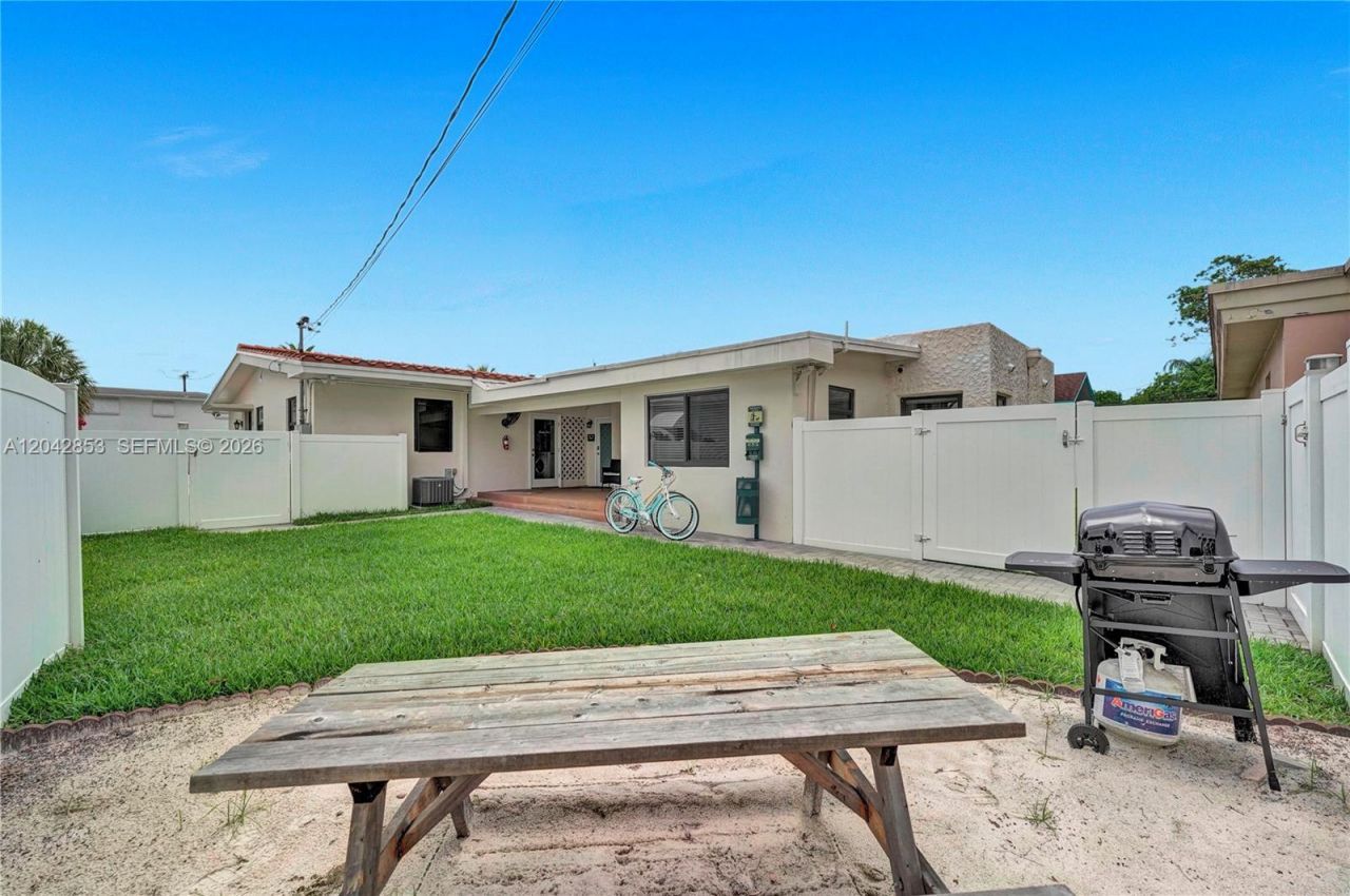 1704 Rodman St , Unit 3, Hollywood, FL 33020 Photo
