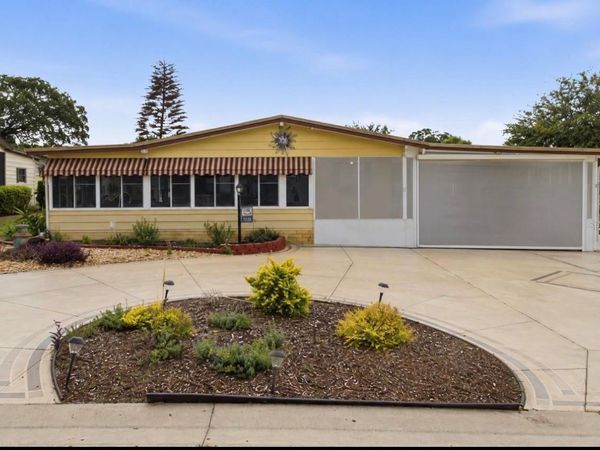 728 TRUMAN AVENUE, LADY LAKE, FL 32159