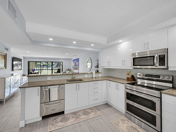 12870 Briarlake Drive, Unit 201, Palm Beach Gardens, FL 33418