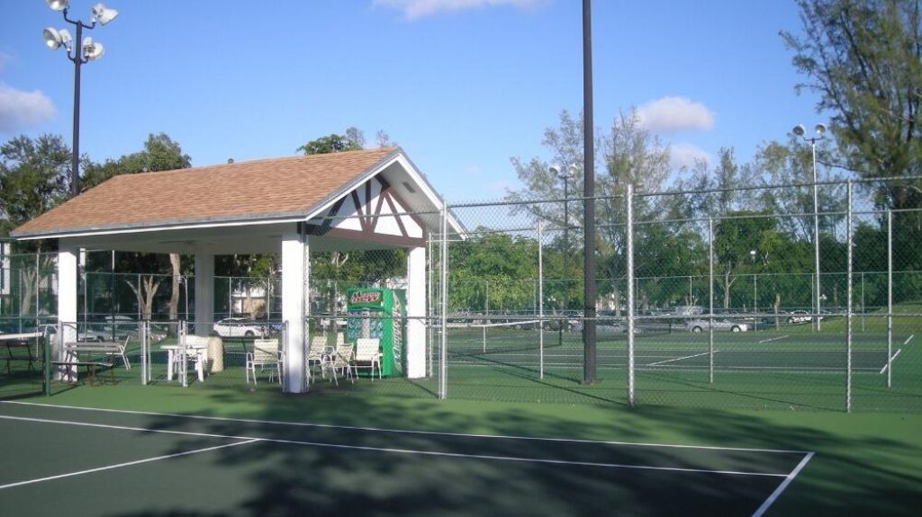 3670 Inverrary Drive, Unit 3y, Lauderhill, FL 33319 Photo