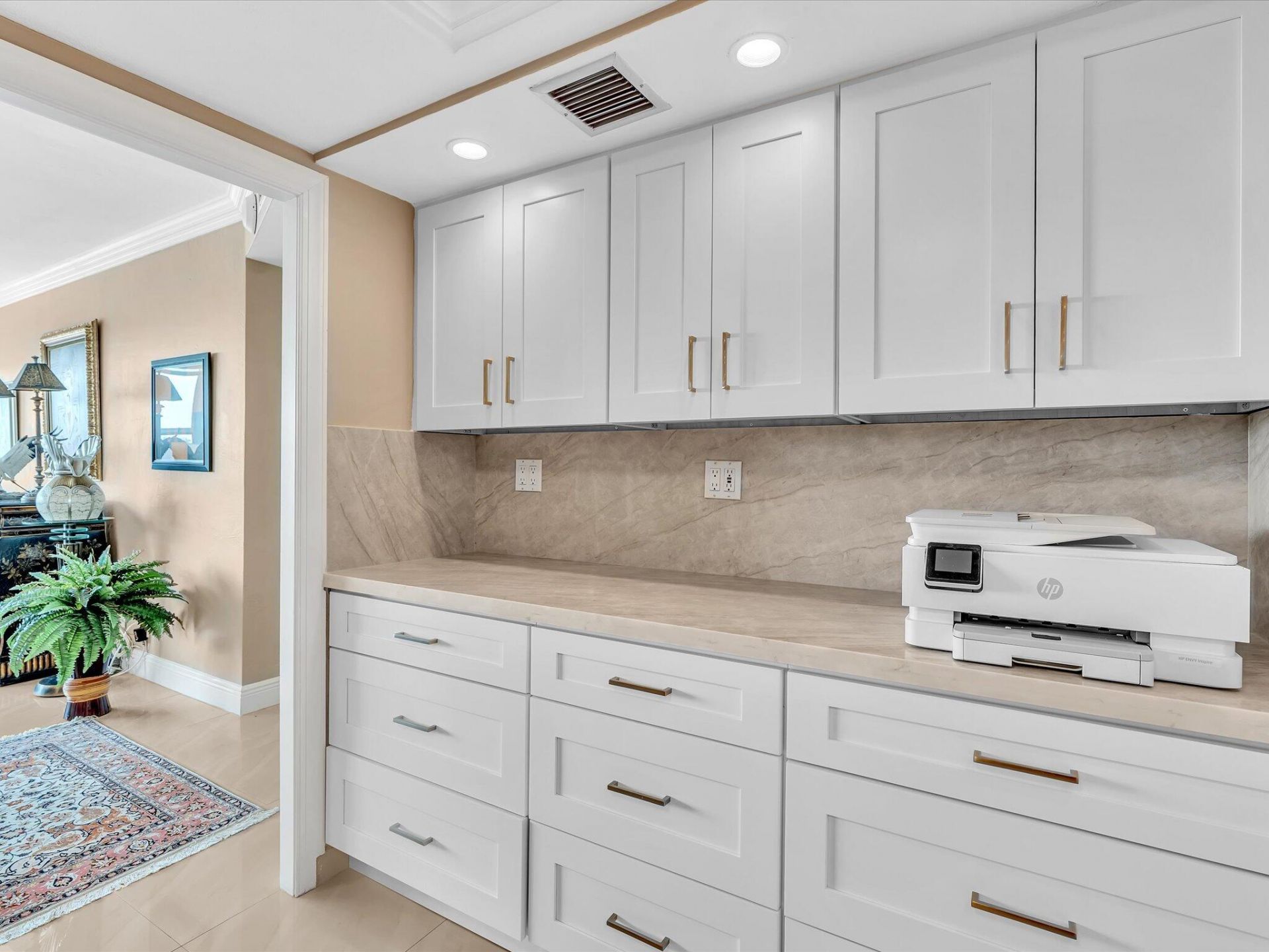 3300 NE 36th Street, Unit 302, Fort Lauderdale, FL 33308 Photo