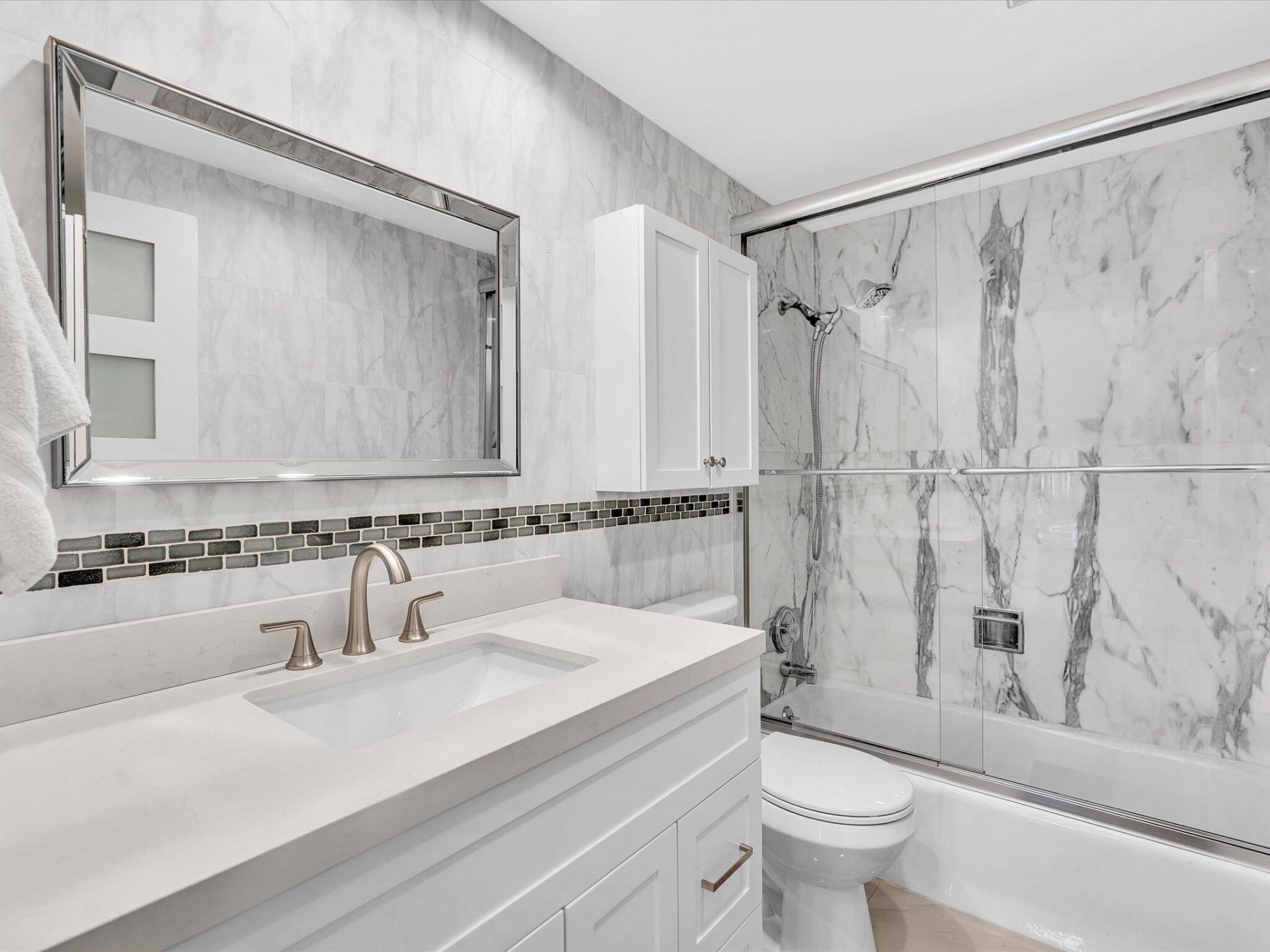 3300 NE 36th Street, Unit 302, Fort Lauderdale, FL 33308 Photo