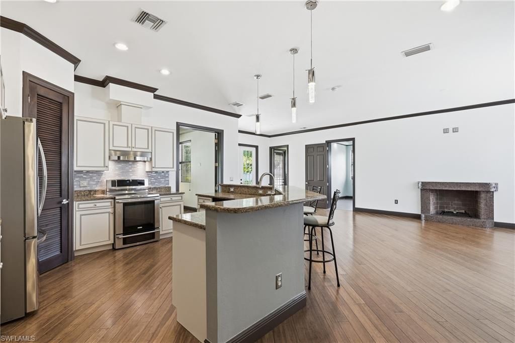 1358 Hopedale Dr, Fort Myers, FL 33919 Photo