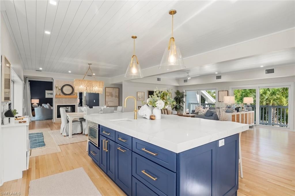 1048 Kings Crown Dr, Sanibel, FL 33957 Photo