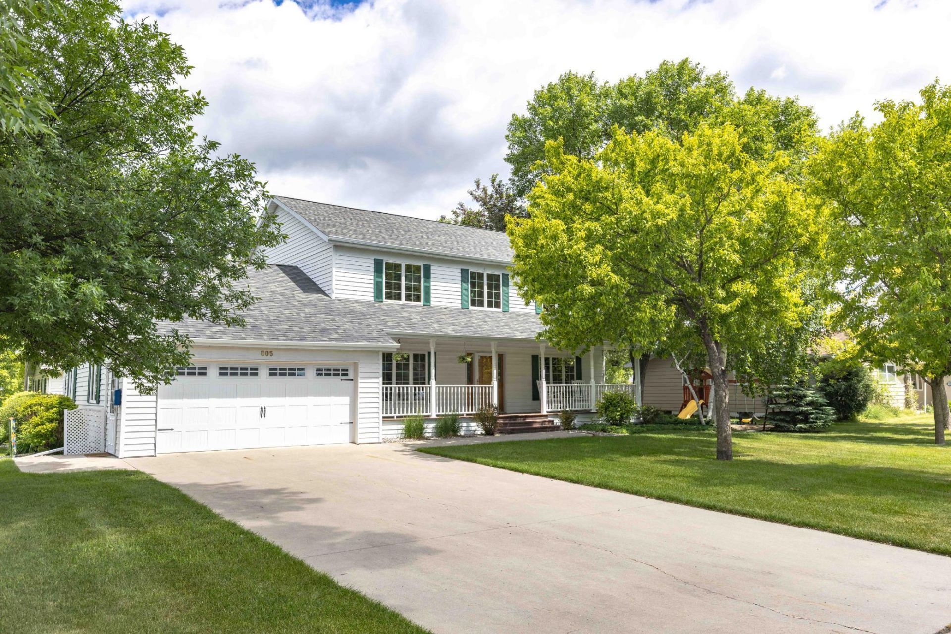 805 Pleasant Drive primary photo