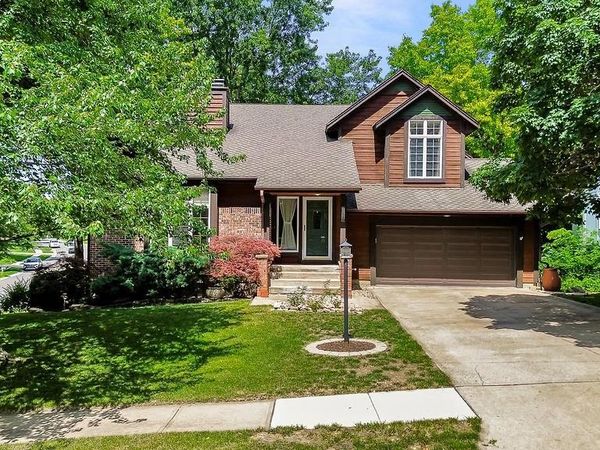 11544 Bradshaw Street, Overland Park, KS 66210