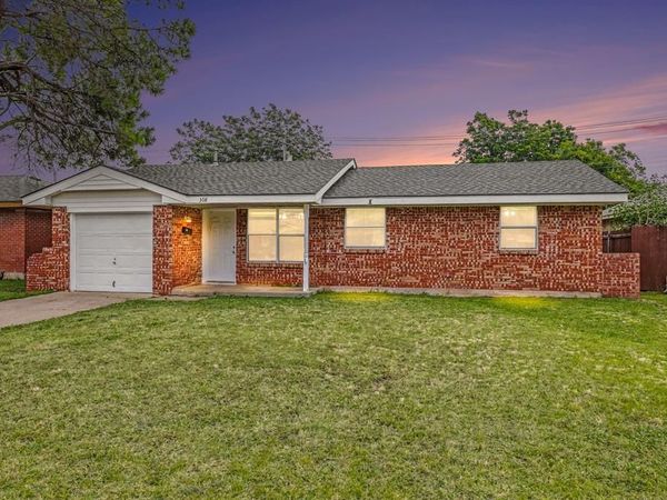 308 Arnold Avenue, Moore, OK 73160