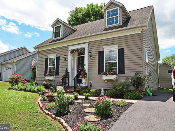 211 SENTRY LANE , MARTINSBURG, WV 25401